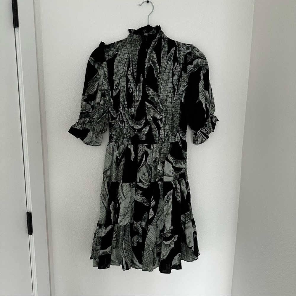 Elliott Los Smocked Mini Dress Mock Neck Black Palm Print Size Small Women’s - Picture 13 of 13